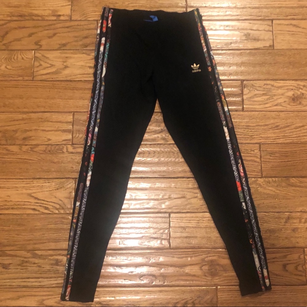 Jardim Agharta size medium adidas leggings